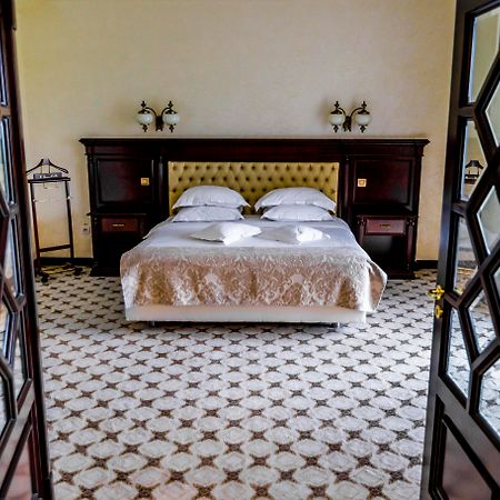 Hotel Golden House Craiova Dış mekan fotoğraf