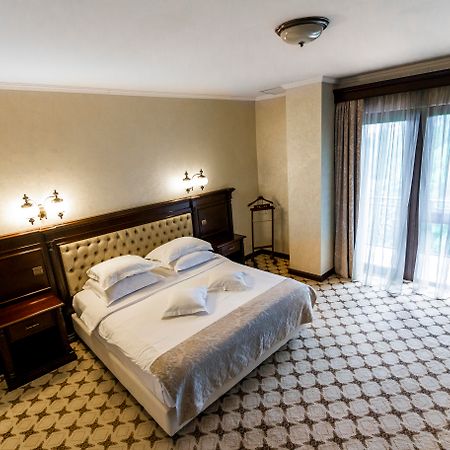 Hotel Golden House Craiova Dış mekan fotoğraf