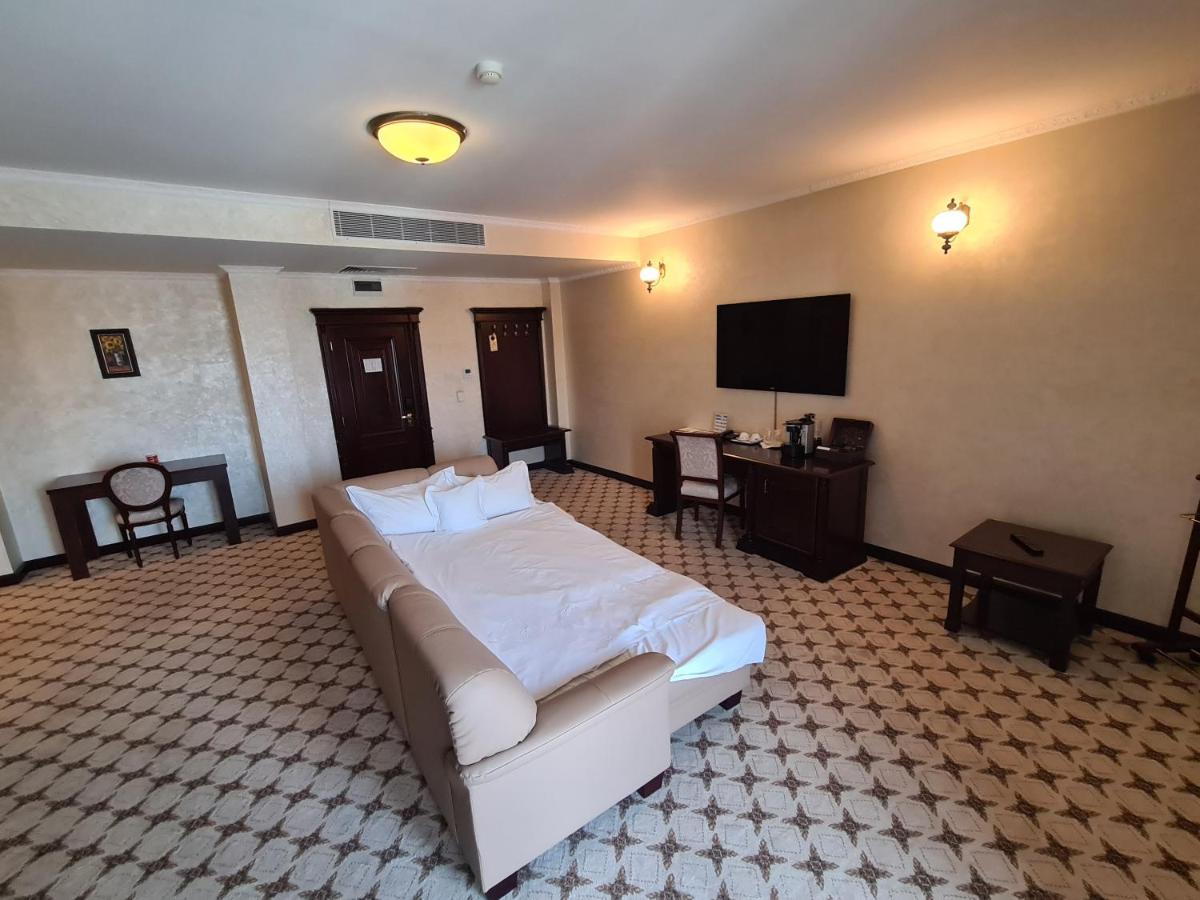 Hotel Golden House Craiova Dış mekan fotoğraf