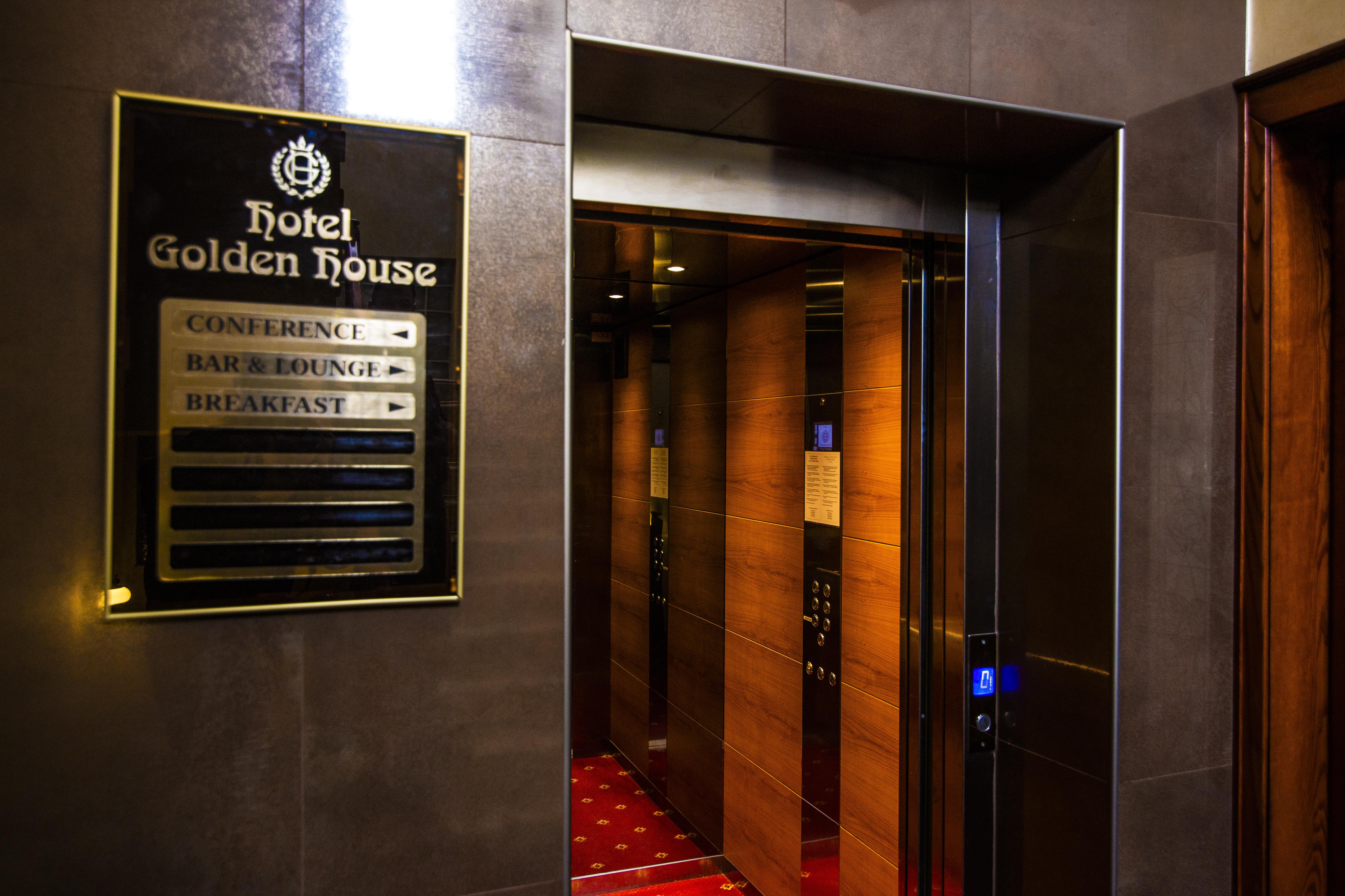 Hotel Golden House Craiova Dış mekan fotoğraf