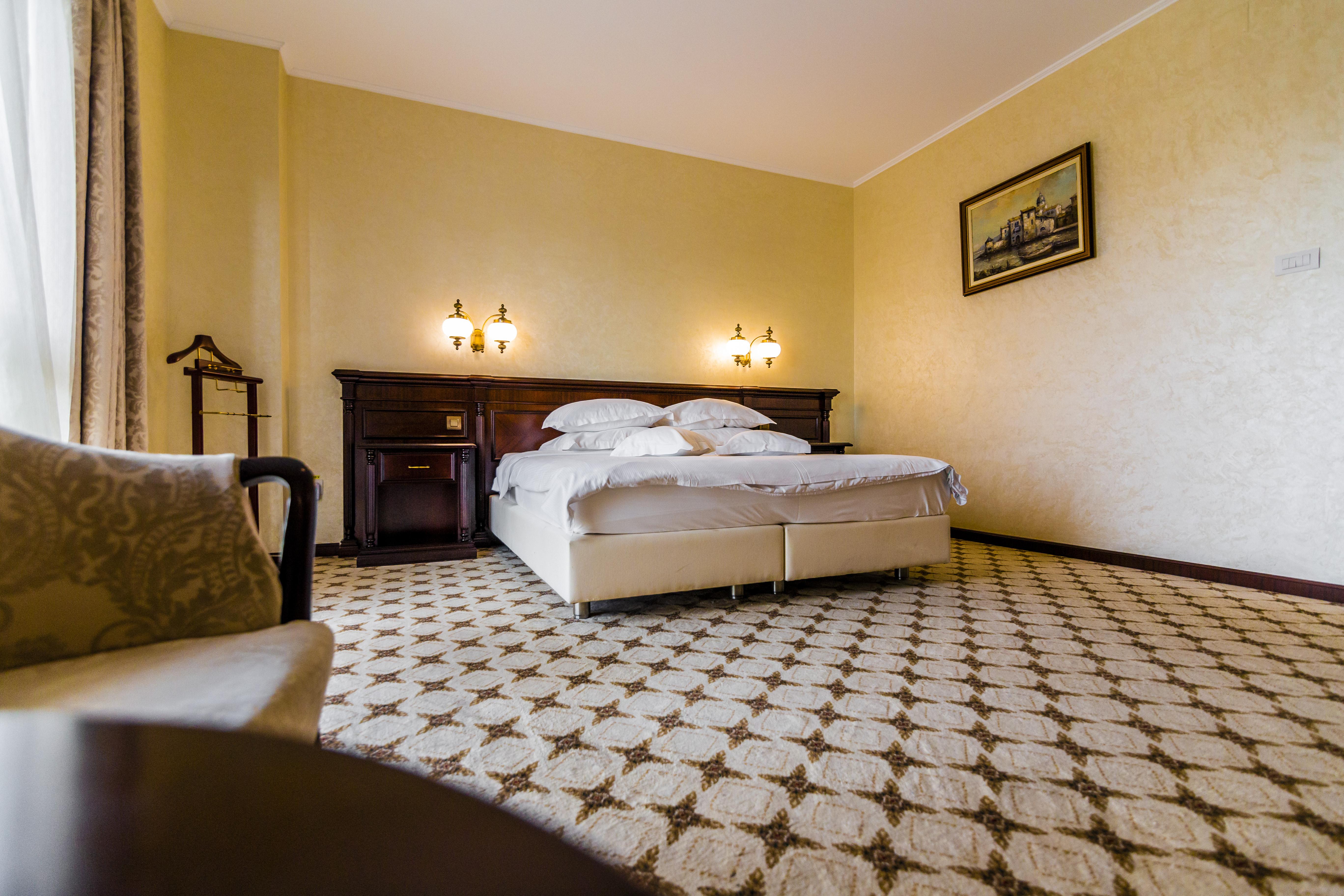 Hotel Golden House Craiova Dış mekan fotoğraf
