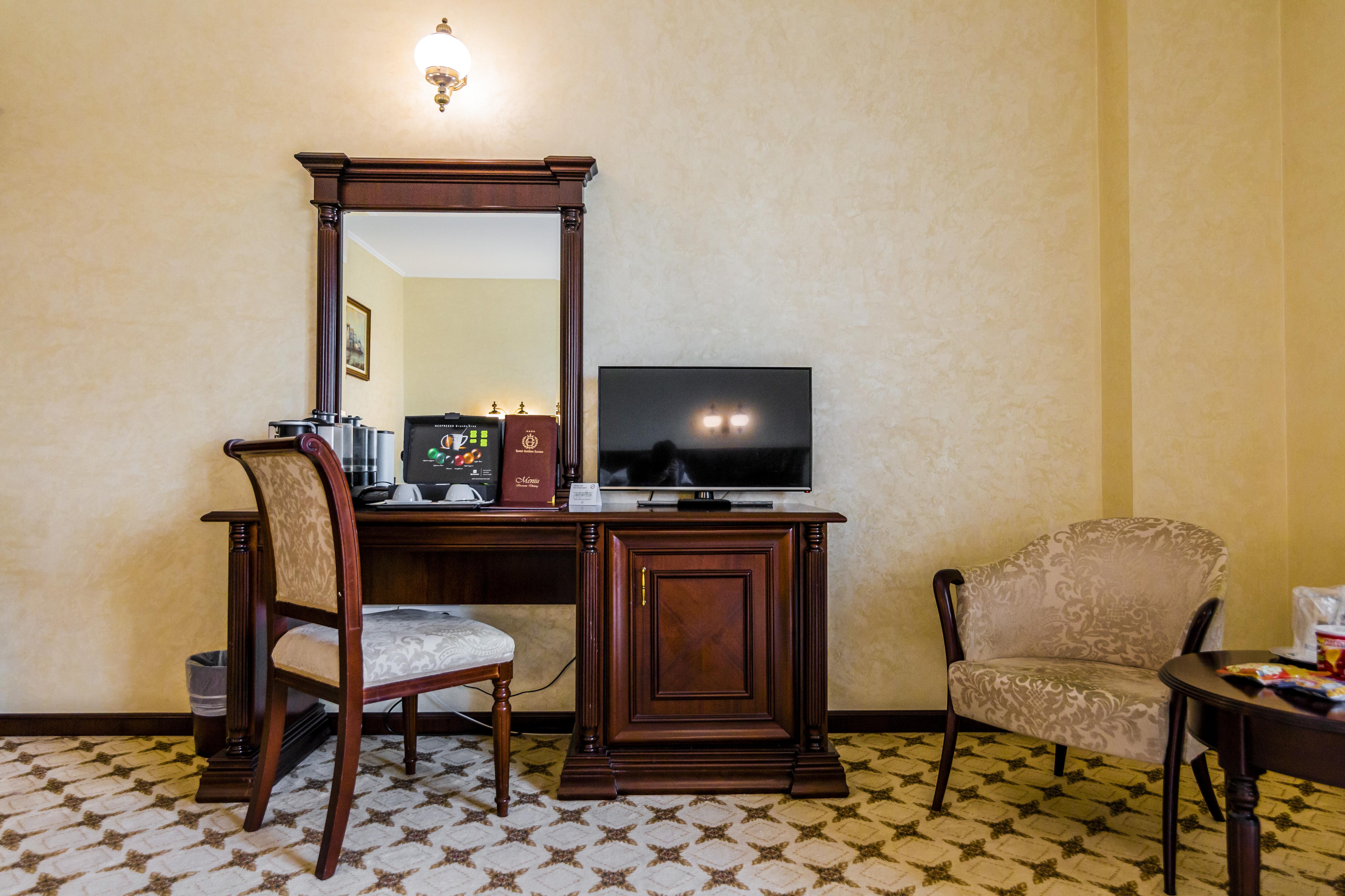 Hotel Golden House Craiova Dış mekan fotoğraf