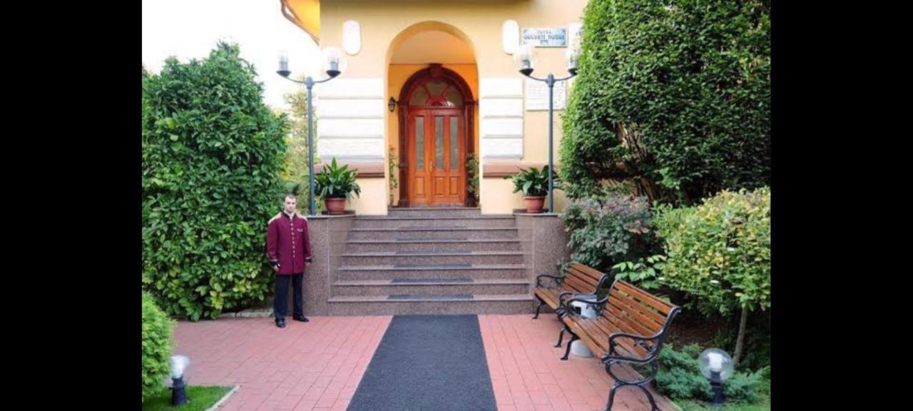 Hotel Golden House Craiova Dış mekan fotoğraf