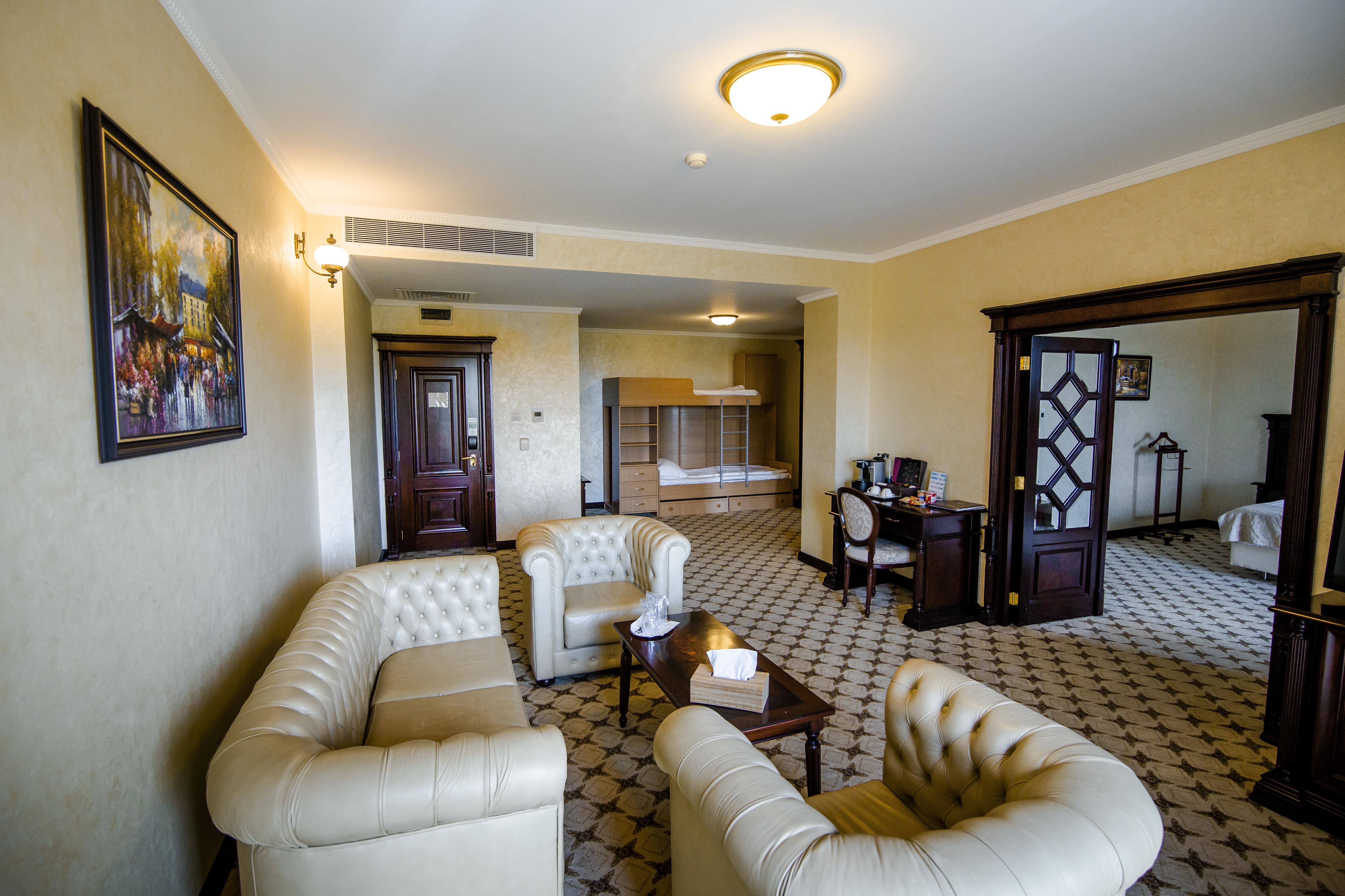Hotel Golden House Craiova Dış mekan fotoğraf